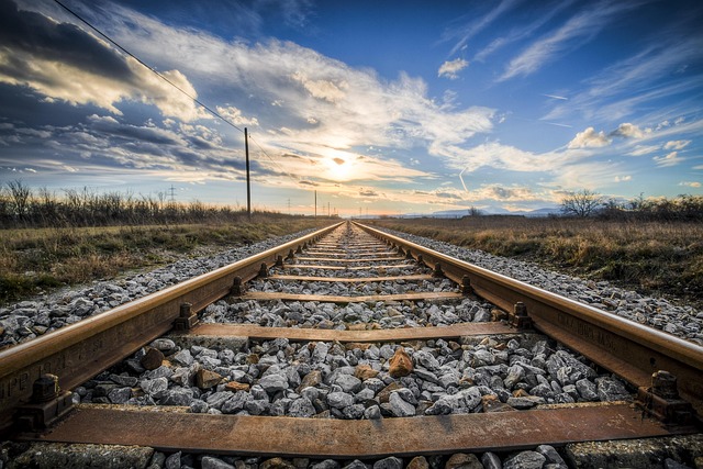 railway-1555348_640