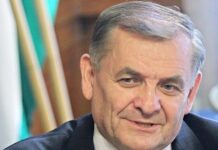Újraválasztották Lezsák Sándort a Nemzeti Fórum elnökének