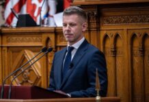 Magyar Péter első miniszterelnöki beszéde: „Szolgálni fogom hazámat”