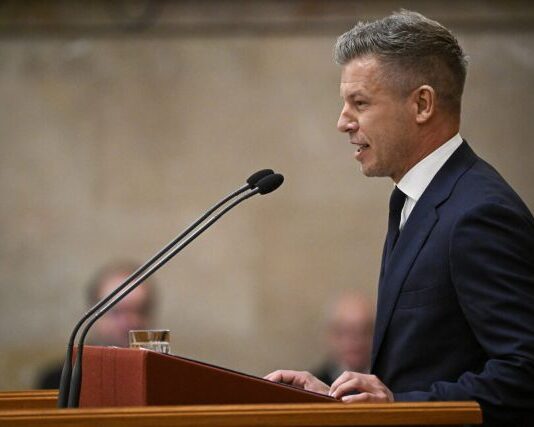 Fidesz: Magyar Péter tisztázza, mi történt a 11 éves kisfiúval készült interjú körül