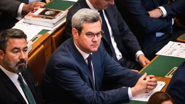 takács péter